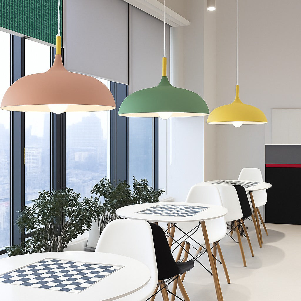 Suspension aluminium coloré et tige en bois