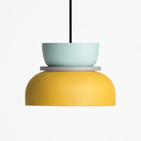 Suspension formes géométriques en métal coloré en modèle ca